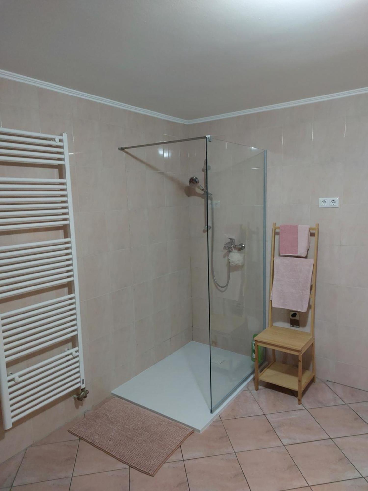 Apartma Sandi 申蒂利 外观 照片